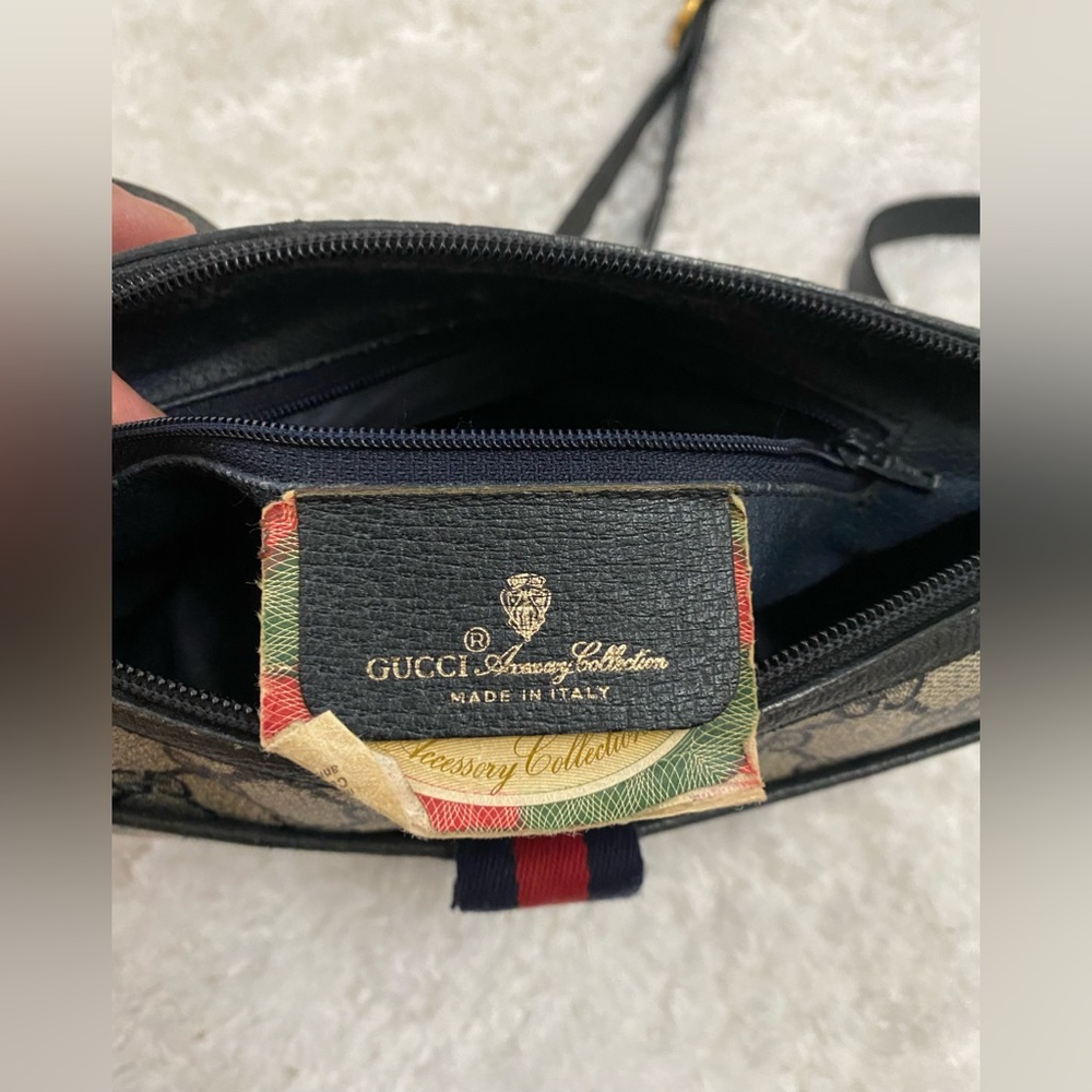 Gucci Vintage Crossbody Bag - Picture 5 of 15